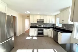 11 Melbourne Ave, Newton, MA 02460 - Photo 3