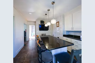 374 Pine St, Lowell, MA 01851 - Photo 9