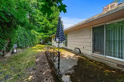 205 Gardner Rd, Brookline, MA 02445 - Photo 37