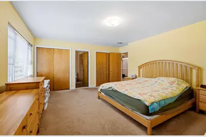 205 Gardner Rd, Brookline, MA 02445 - Photo 29
