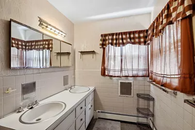 205 Gardner Rd, Brookline, MA 02445 - Photo 31