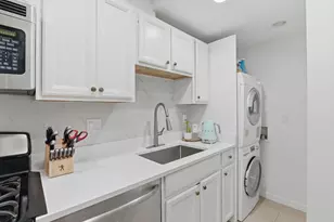 1584 Beacon St, Brookline, MA 02446 - Photo 19