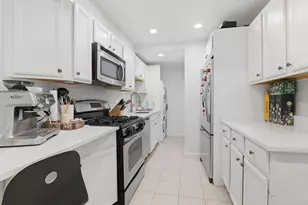 1584 Beacon St, Brookline, MA 02446 - Photo 21