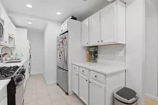1584 Beacon St, Brookline, MA 02446 - Photo 15
