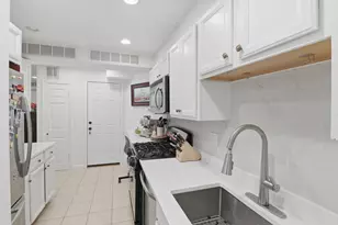1584 Beacon St, Brookline, MA 02446 - Photo 17