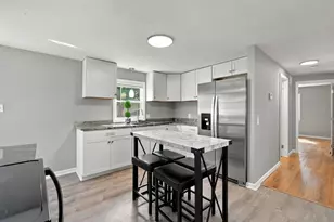 53 Silver St, Springfield, MA 01107 - Photo 5