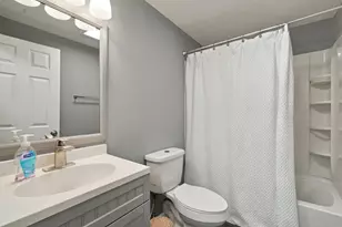 53 Silver St, Springfield, MA 01107 - Photo 19