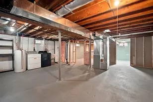 53 Silver St, Springfield, MA 01107 - Photo 25