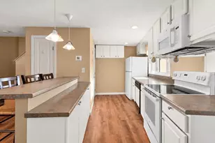 57 Hillcrest St, Waltham, MA 02451 - Photo 5
