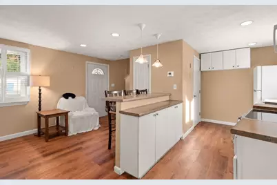 57 Hillcrest St, Waltham, MA 02451 - Photo 7