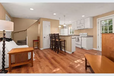 57 Hillcrest St, Waltham, MA 02451 - Photo 9