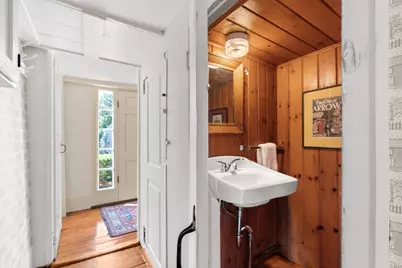 25 Bennett St, Manchester by the Sea, MA 01944 - Photo 11