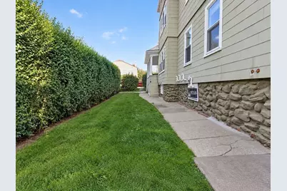 320 Hamilton St, Worcester, MA 01604 - Photo 3