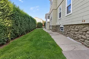 320 Hamilton St, Worcester, MA 01604 - Photo 3