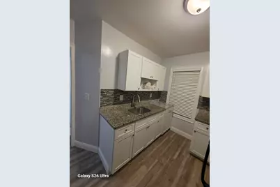 105 Thompson St #1, New Bedford, MA 02740 - Photo 3