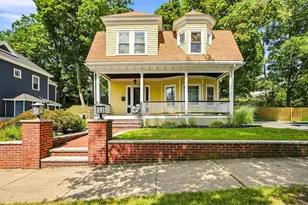 61 Lowell St, Reading, MA 01867 - Photo 1