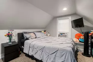 43 Pleasant St, Hudson, MA 01749 - Photo 17