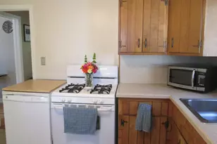 76 Surrey Rd, Springfield, MA 01118 - Photo 9