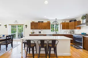 32 Welcome St, Fairhaven, MA 02719 - Photo 11