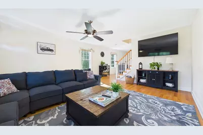 32 Welcome St, Fairhaven, MA 02719 - Photo 3