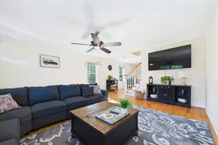 32 Welcome St, Fairhaven, MA 02719 - Photo 3