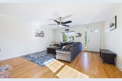 32 Welcome St, Fairhaven, MA 02719 - Photo 5