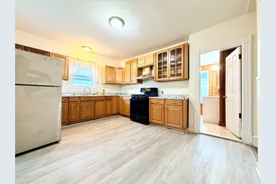 604 Westford St #2, Lowell, MA 01851 - Photo 9
