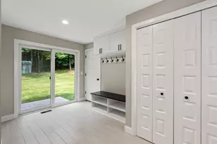 72 Bornwood Dr, Norwood, MA 02062 - Photo 3