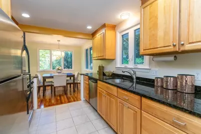 32 Vfw Pkwy, Boston, MA 02467 - Photo 5