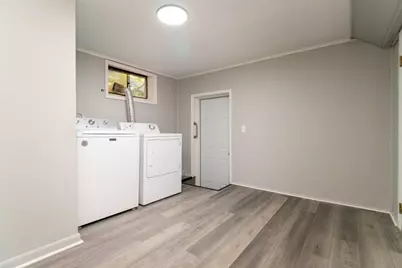 32 Vfw Pkwy, Boston, MA 02467 - Photo 15