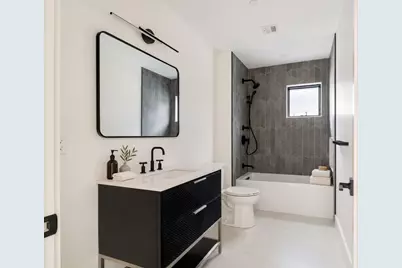 387 Norfolk St #387-2, Cambridge, MA 02139 - Photo 9
