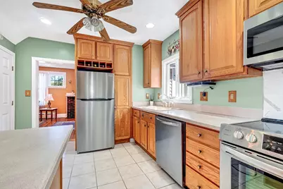 9 Cottage Street, Melrose, MA 02176 - Photo 11