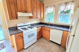 42 Byron St, New Bedford, MA 02740 - Photo 7