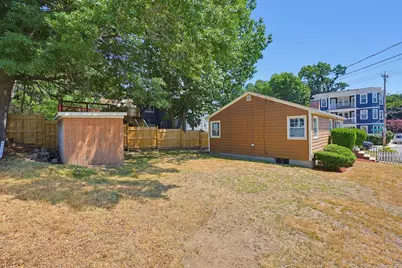 10 Meyer St, Boston, MA 02131 - Photo 29
