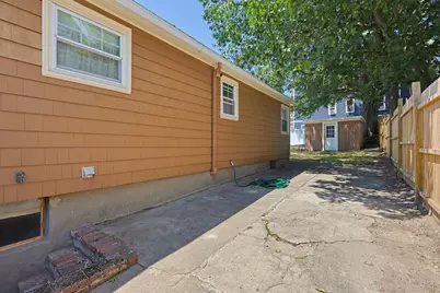 10 Meyer St, Boston, MA 02131 - Photo 33