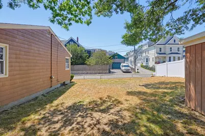 10 Meyer St, Boston, MA 02131 - Photo 31