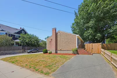 10 Meyer St, Boston, MA 02131 - Photo 35