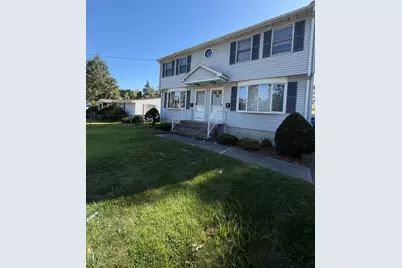 44 Middle St #44, Springfield, MA 01104 - Photo 1