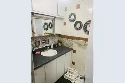 60 Montmorenci St., Springfield, MA 01107 - Photo 13