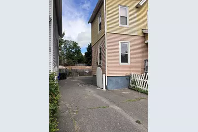 60 Montmorenci St., Springfield, MA 01107 - Photo 15