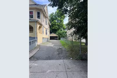 195-197 Massaoit St., Springfield, MA 01107 - Photo 17