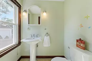 57 Maple St, West Springfield, MA 01089 - Photo 17