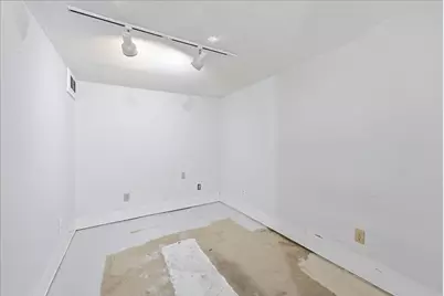 57 Maple St, West Springfield, MA 01089 - Photo 33
