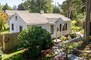 82 Beach St, Plymouth, MA 02360 - Photo 1