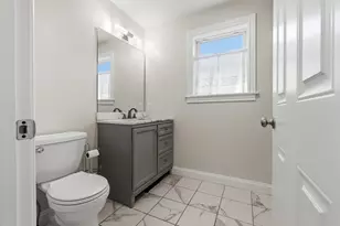 46 Leverett St, Gloucester, MA 01930 - Photo 15