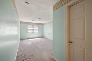 107 Foster St, Peabody, MA 01960 - Photo 9