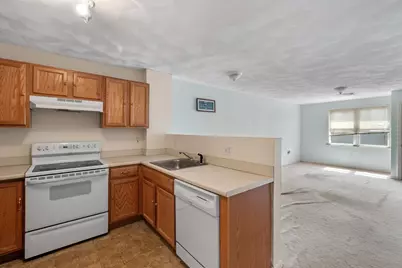 107 Foster St #304, Peabody, MA 01960 - Photo 3