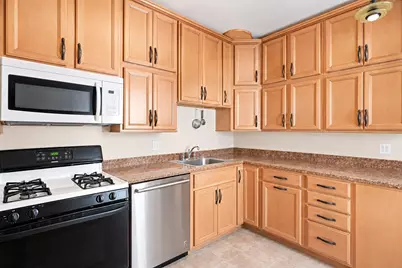51 Hampshire St, Lowell, MA 01850 - Photo 17