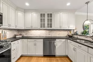 11 Claflin Rd, Brookline, MA 02445 - Photo 15