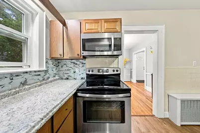 31 Lura St, Lowell, MA 01851 - Photo 5